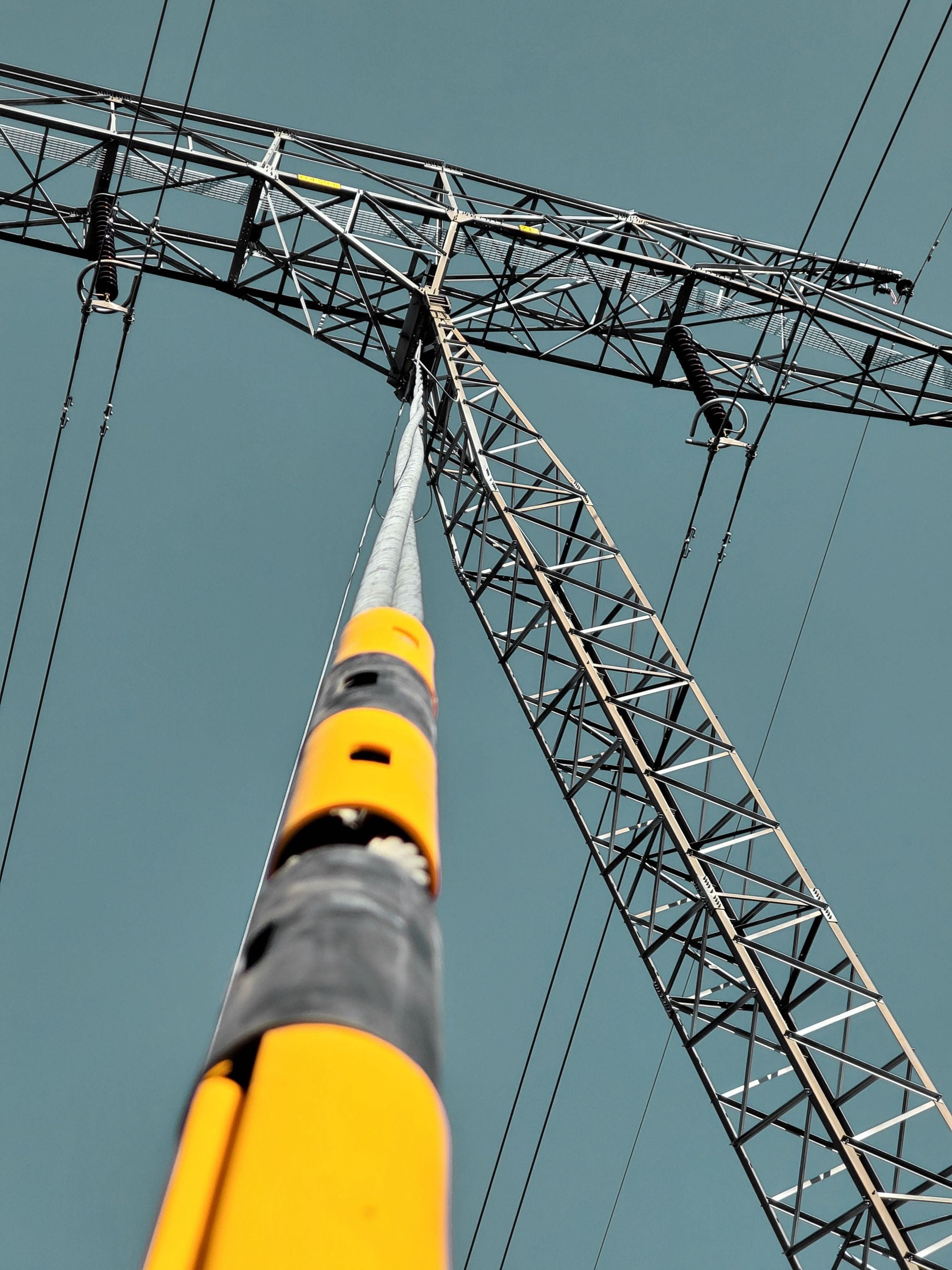 Power mast